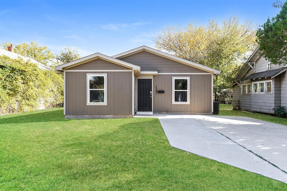 1307 Polk St, Wichita Falls, TX 76309 - photo 1