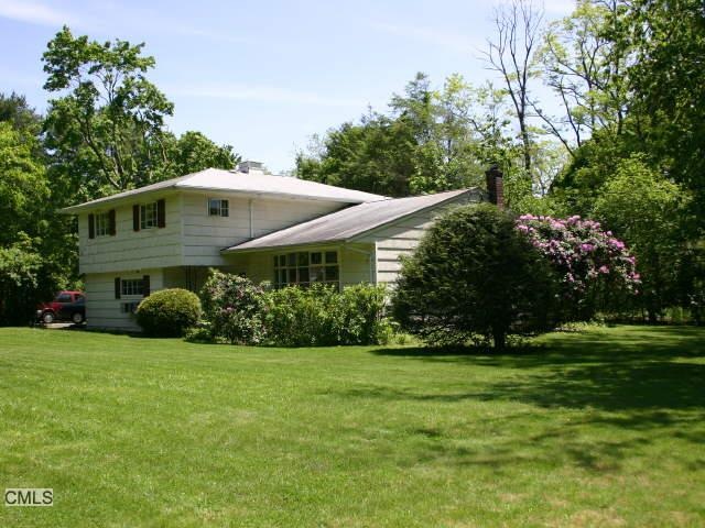 2 Timothy Rd, Norwalk, CT 06850 - photo 1