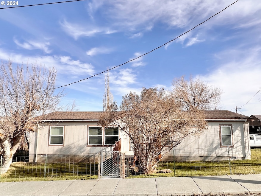 320 E Main St, Long Creek, OR 97856 - photo 1