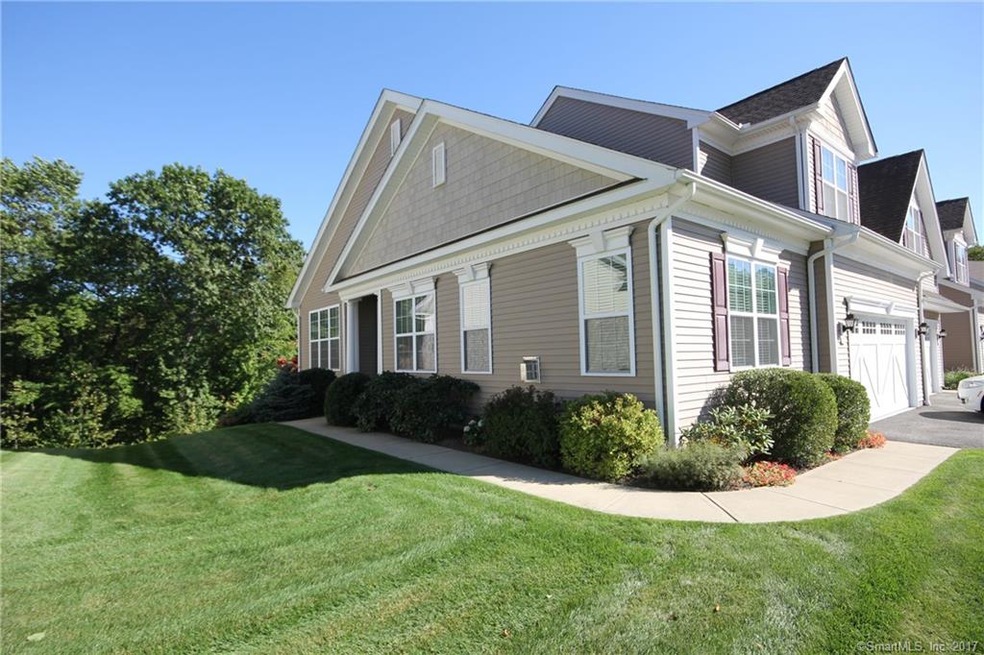 15 Ash St unit 15, Waterbury, CT 06704 - photo 1