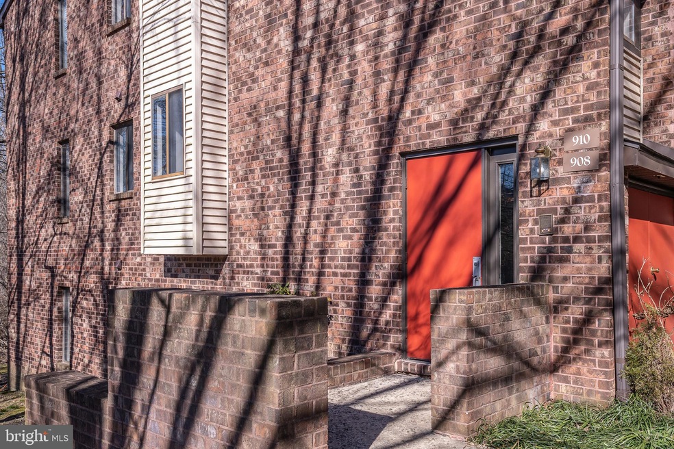 908 Mountainview Dr unit 908, Chesterbrook, PA 19087 - photo 1