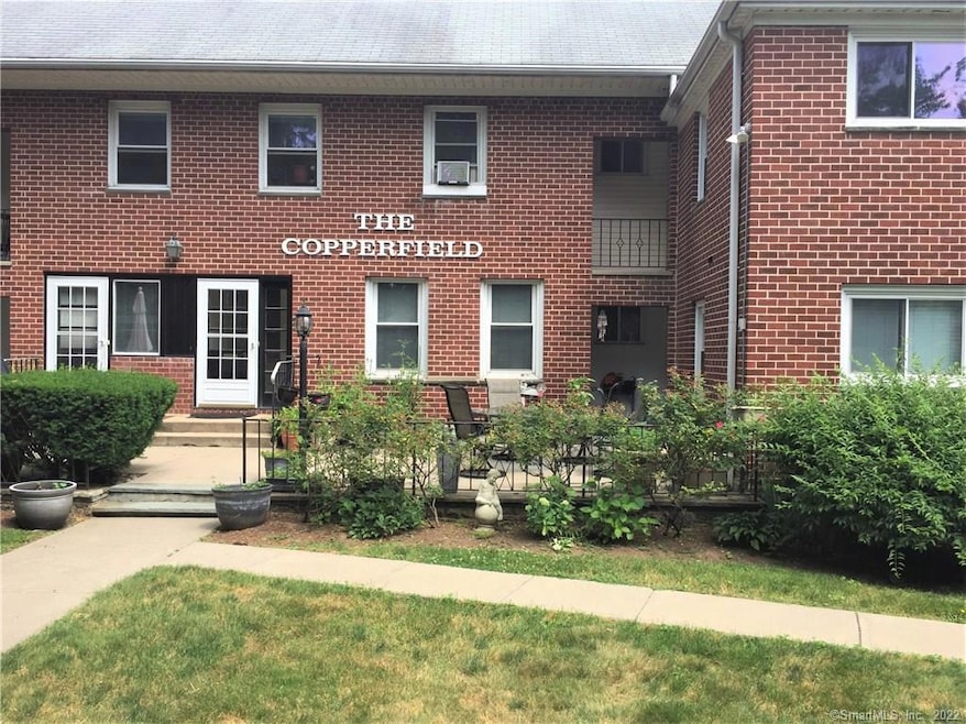 66 Maple Tree Ave unit 3, Stamford, CT 06906 - photo 1