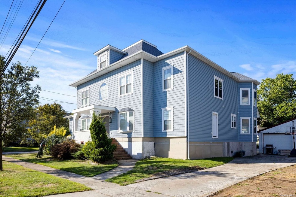 Sold $1,999,000 • Co-Listing Agent