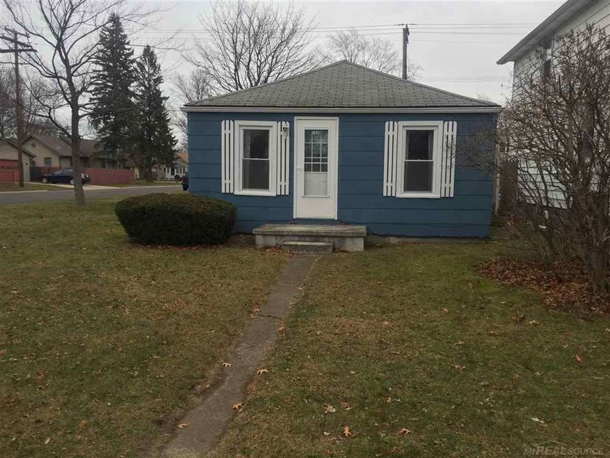 2640 18th Ave, Port Huron, MI 48060 - photo 1