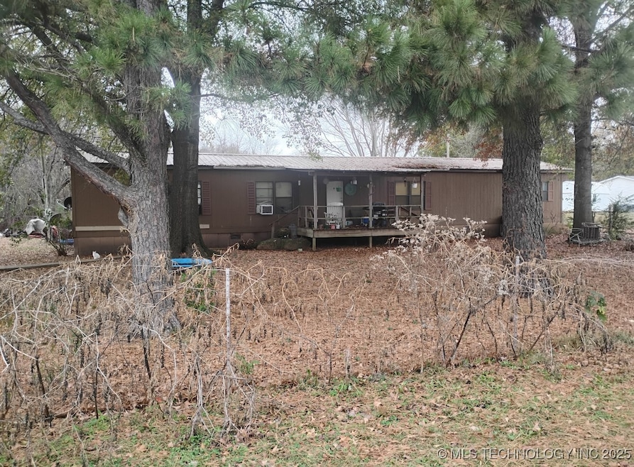 711 N F St, Quinton, OK 74561 - photo 1