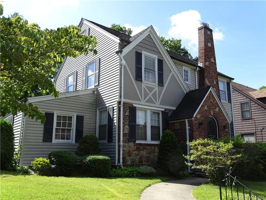 155 Roydon Rd, New Haven, CT 06511 - photo 1