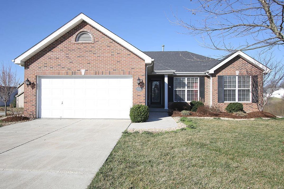 2300 Preswyck Ct, Maryville, IL 62062 - photo 1