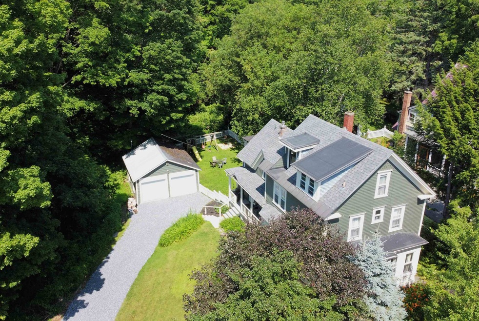 265 Cliff St, Saint Johnsbury, VT 05819 - photo 1