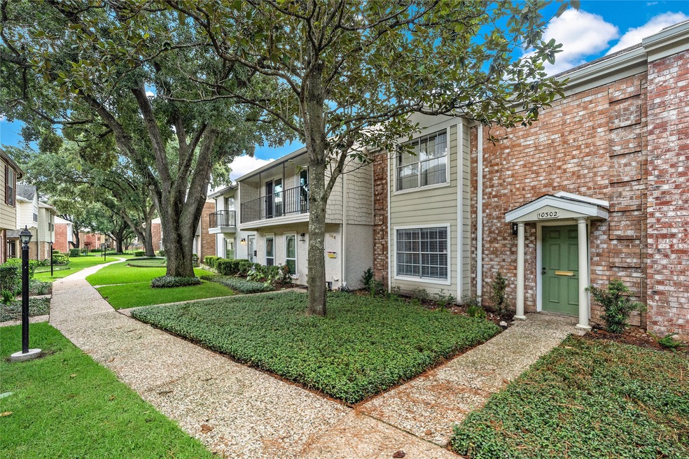 10302 Briar Forest Dr unit 273, Houston, TX 77042 - photo 1