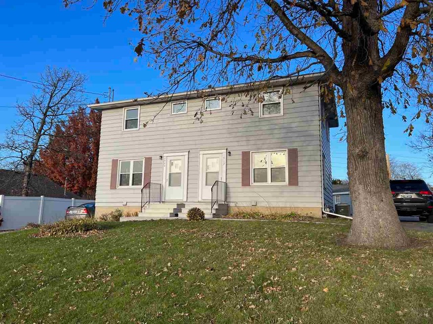 1912 Waterloo Rd, Cedar Falls, IA 50613 - photo 1