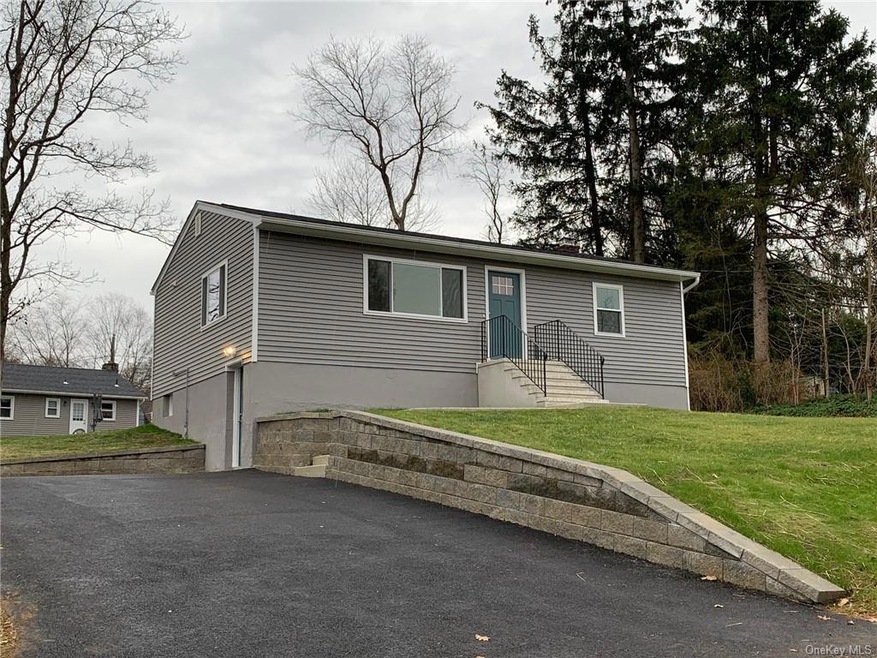 7 Hillview Dr W, New Fairfield, CT 06812 - photo 1