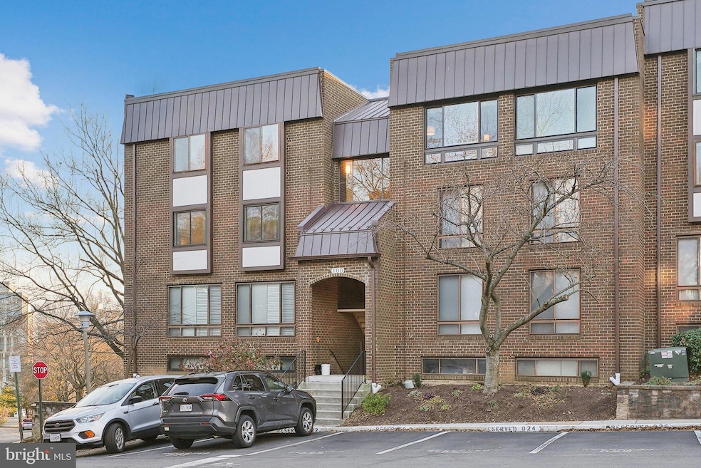 Under Contract $460,000 • Co-Listing Agent