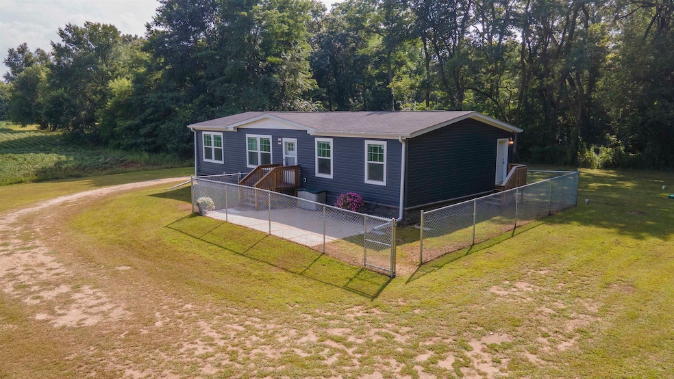 626 Semrow Rd, Coloma, WI 54930 - photo 1