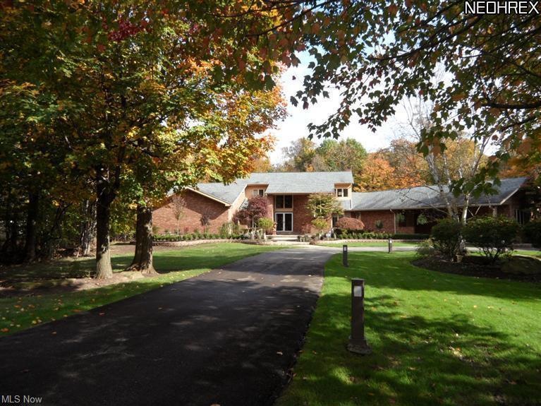Welcome to 1755 Carriage Place, Gates Mills.