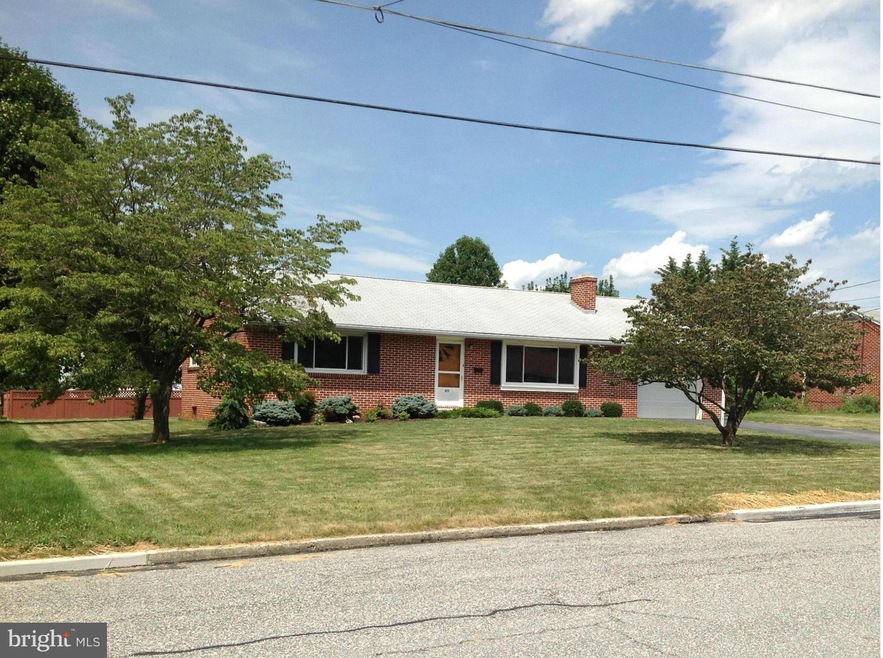 371 Catherine St, Greencastle, PA 17225 - photo 1