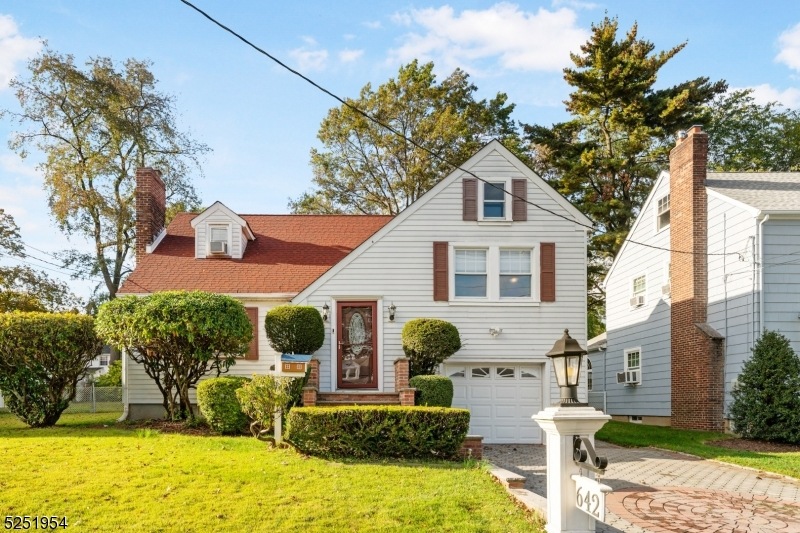 642 Salem Rd, Union, NJ 07083 - photo 1