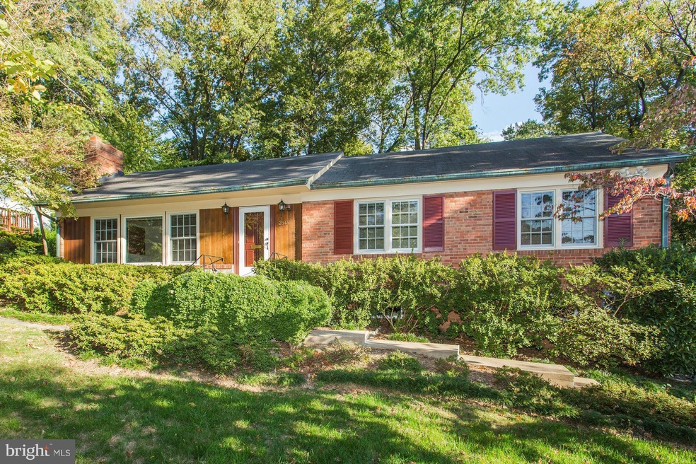 2345 Dale Dr, Falls Church, VA 22043 - photo 1