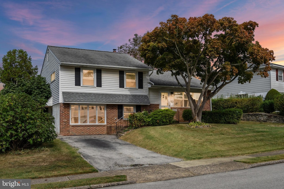 388 Westfield Dr, Broomall, PA 19008 - photo 1