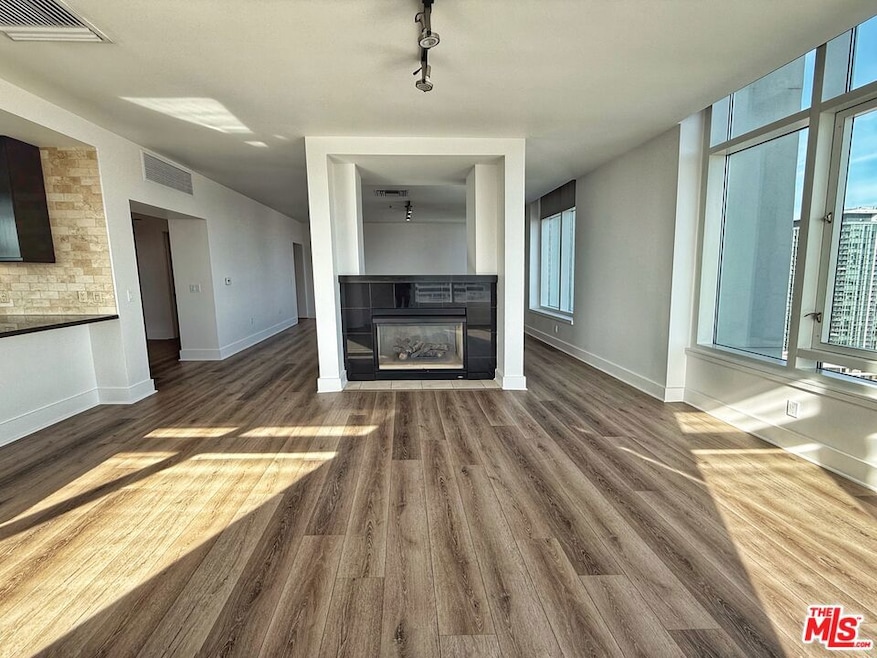 717 W Olympic Blvd unit 2604, Los Angeles, CA 90015 - photo 1