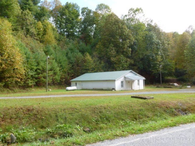 2537 Elk Creek Rd, Deep Gap, NC 28618 - photo 1