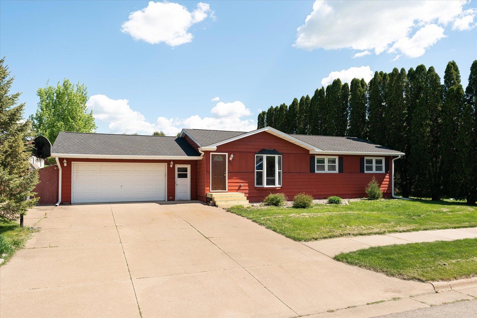 01-207 E McHugh St Holmen-03406