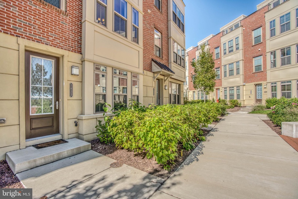 1633 Rampart Mews, Baltimore, MD 21230 - photo 1