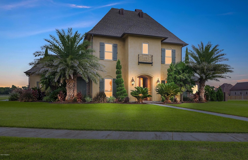 201 Saddleback front twilight