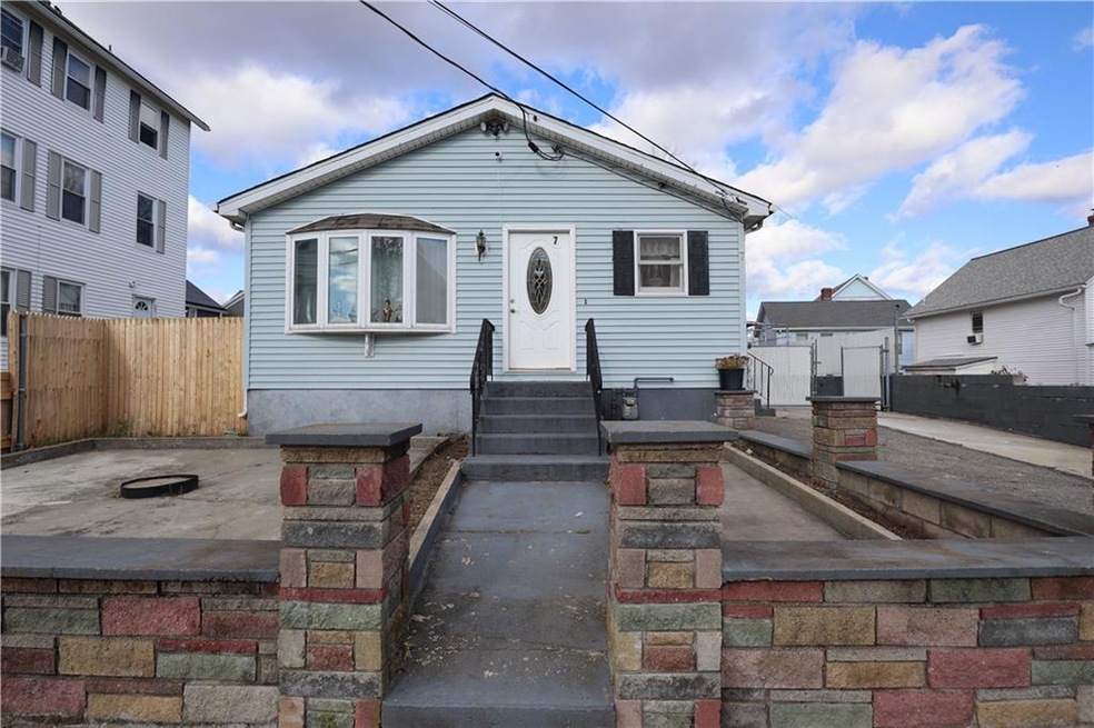 7 Claremont St unit 11, Central Falls, RI 02863 - photo 1