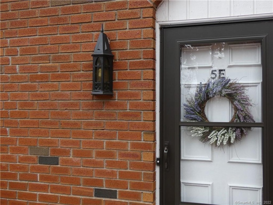 550 Darling St unit 5E, Southington, CT 06489 - photo 1
