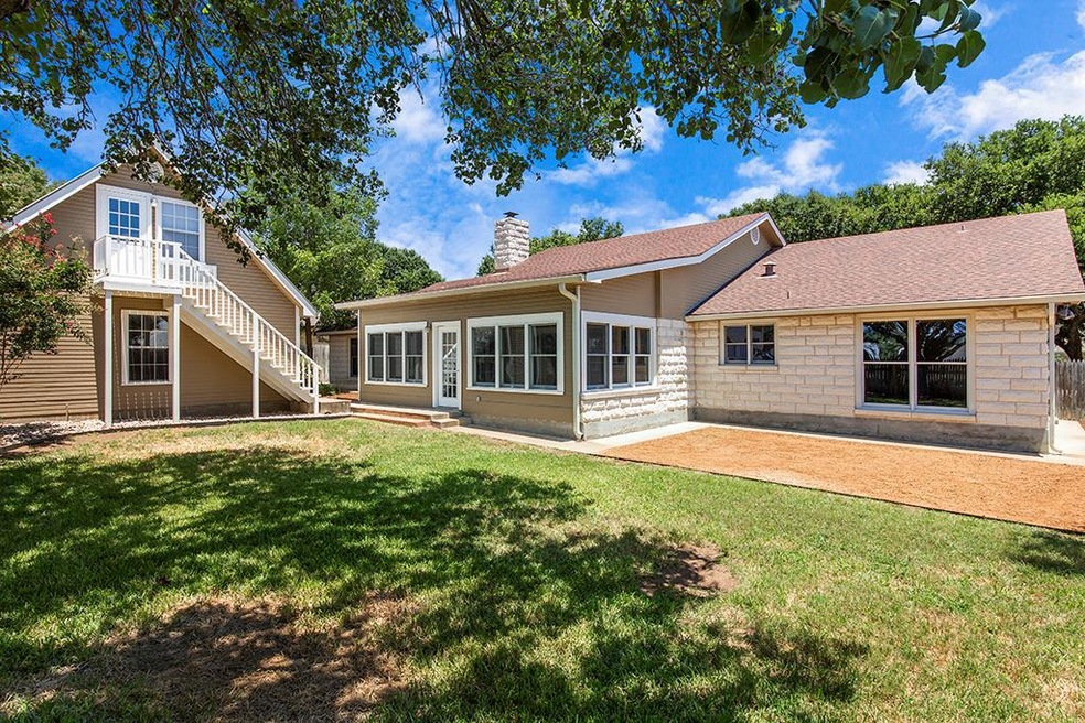 105 Edgewood Dr, Fredericksburg, TX 78624 - photo 1