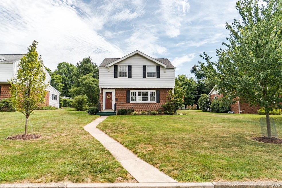 932 Evergreen St, Emmaus, PA 18049 - photo 1