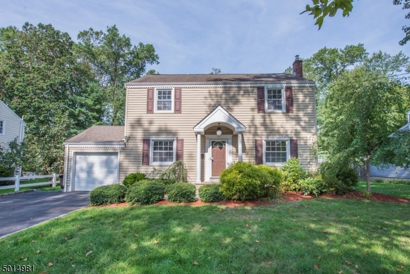 21 Wellington Rd, Livingston, NJ 07039 - photo 1