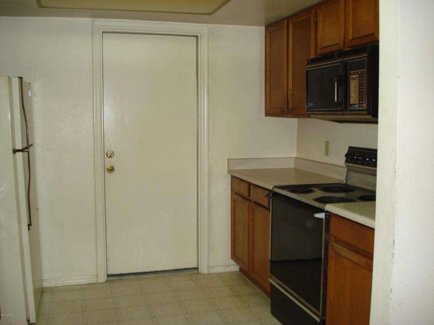 Park kitchen2.JPG