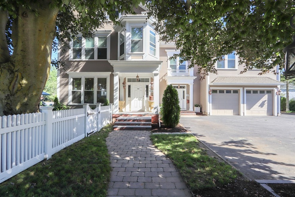 828 Watertown St unit 828, Newton, MA 02465 - photo 1