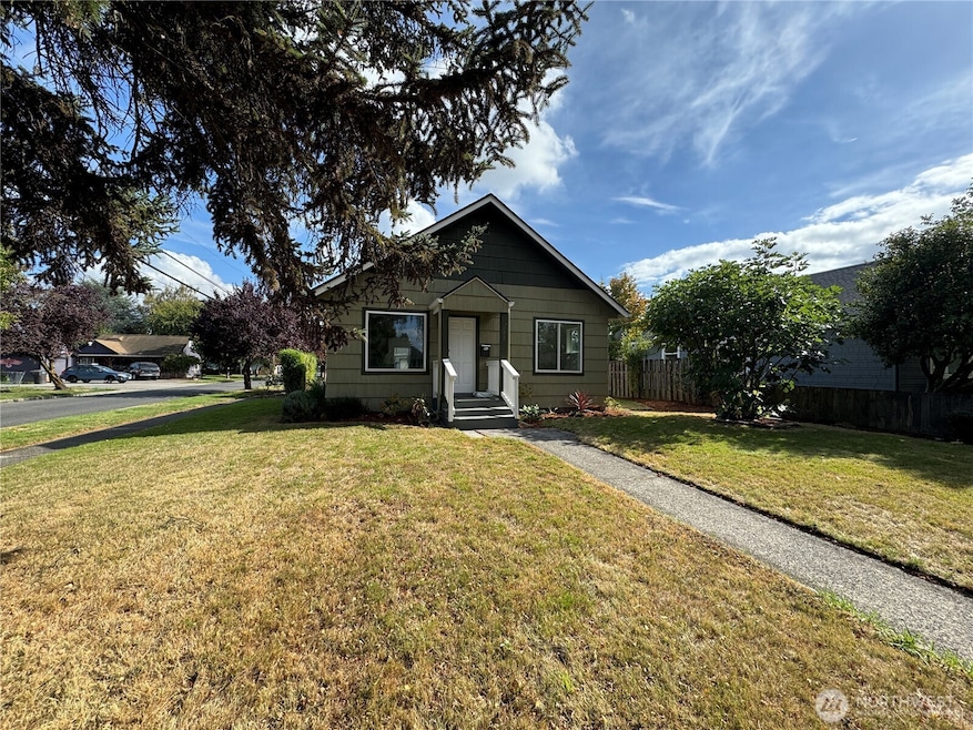 566 18th Ave, Longview, WA 98632 - photo 1