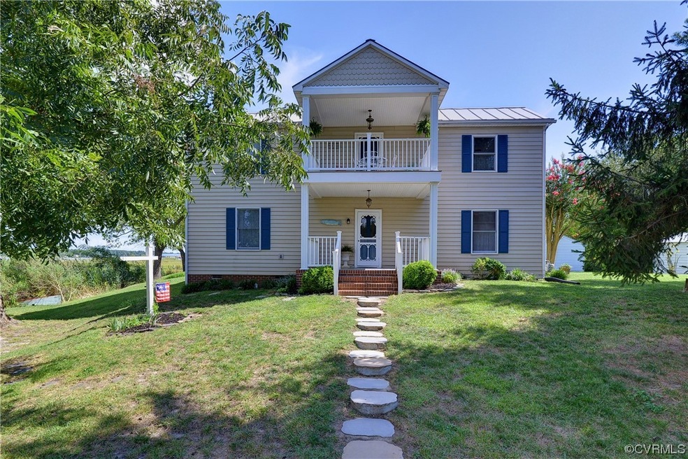 528 10th St, West Point, VA 23181 - photo 1