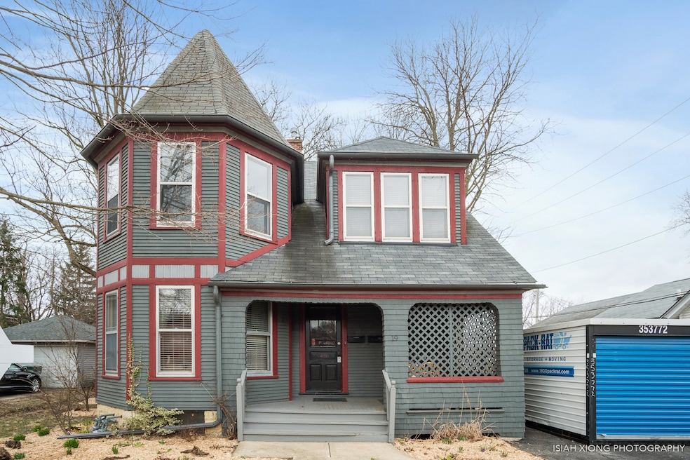 19 S Van Buren St, Batavia, IL 60510 - photo 1