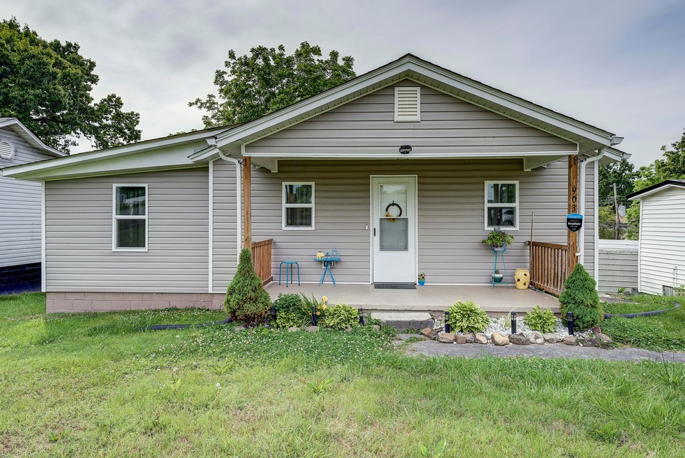 1903 E Myrtle Ave, Johnson City, TN 37601 - photo 1