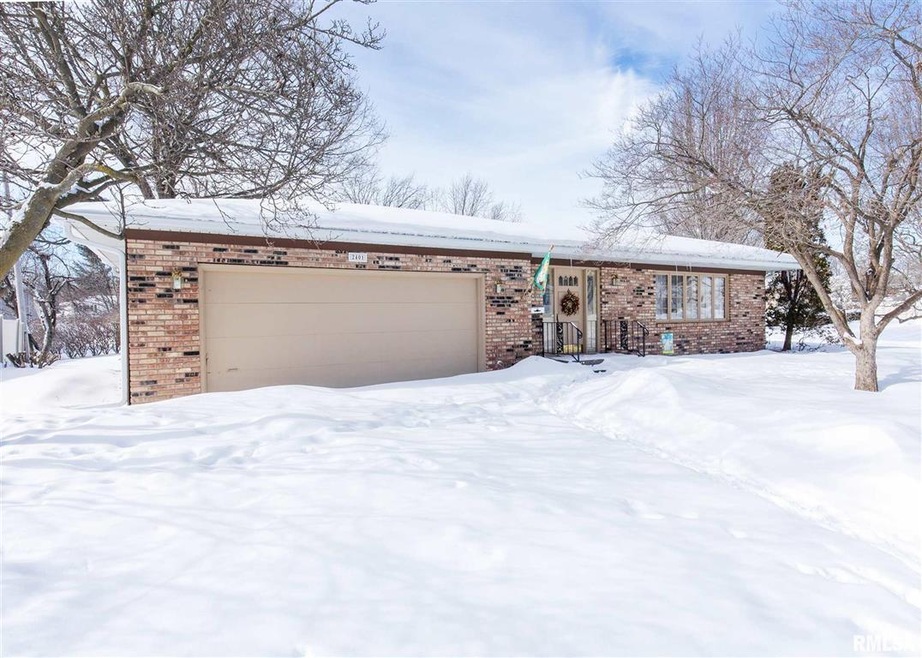 2401 3rd St, Moline, IL 61265 - photo 1