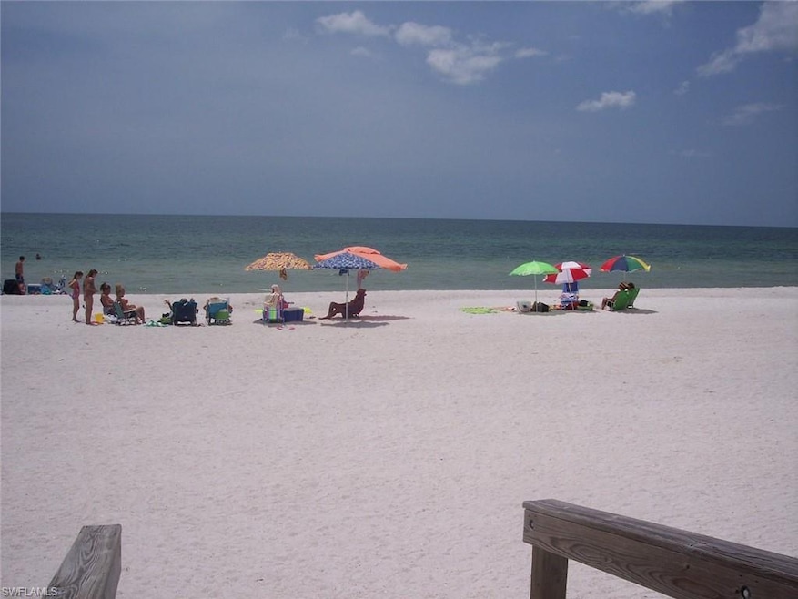 925 Hampton Cir unit 105, Naples, FL 34105 - photo 1