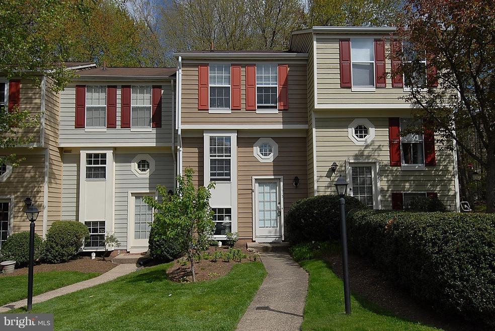 1615 Fieldthorn Dr, Reston, VA 20194 - photo 1