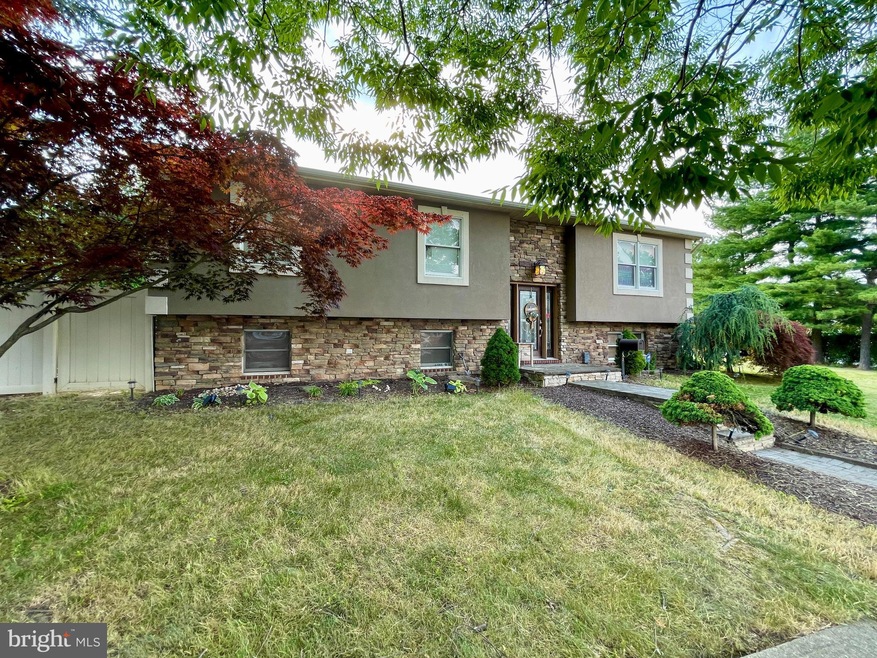 612 Lynn Ave, Bethlehem, PA 18015 - photo 1