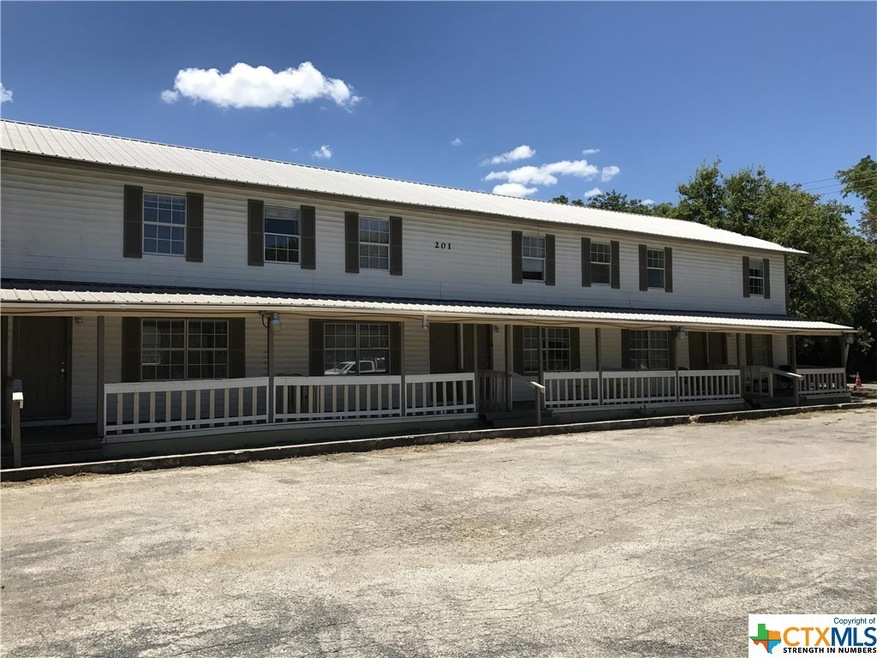 201 S Mitchell St unit 3, San Marcos, TX 78666 - photo 1