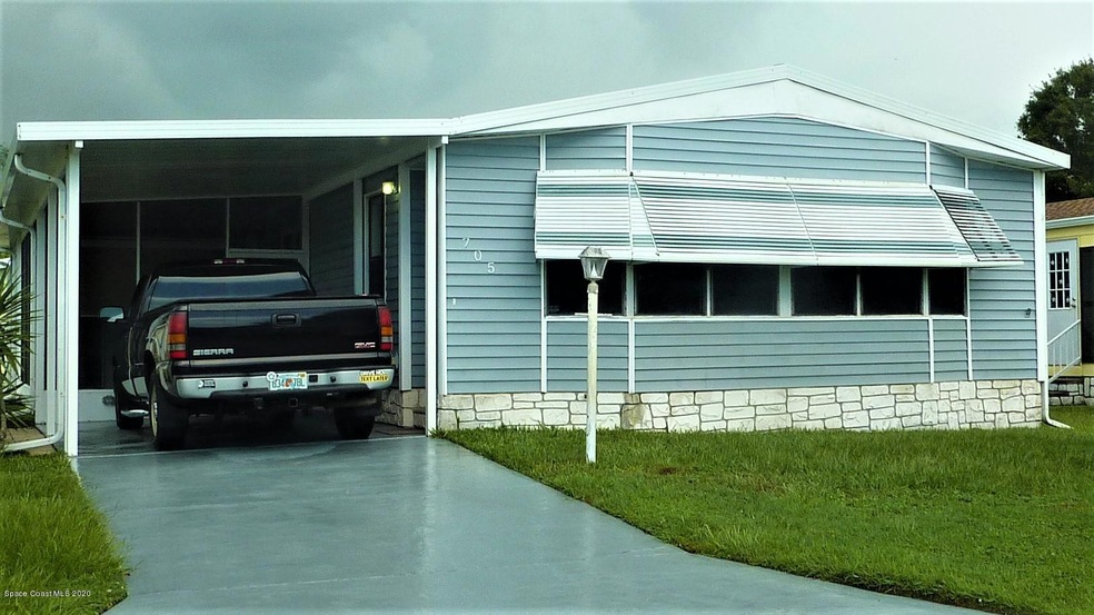 705 Oleander Cir, Sebastian, FL 32976 - photo 1