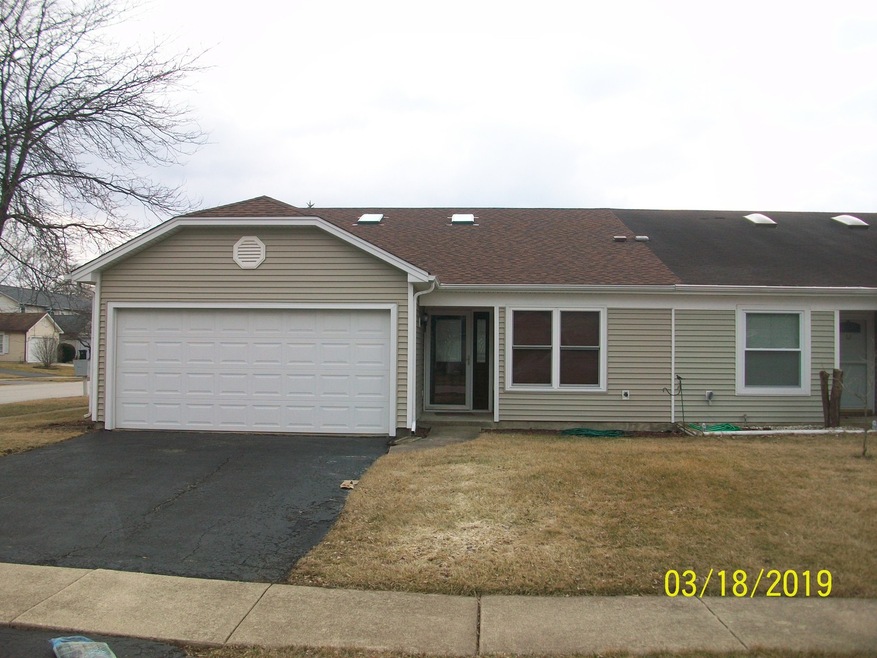 1852 Shetland Rd, Naperville, IL 60565 - photo 1