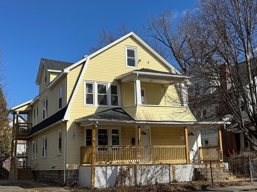 118-120 Westford Cir, Springfield, MA 01109 - photo 1