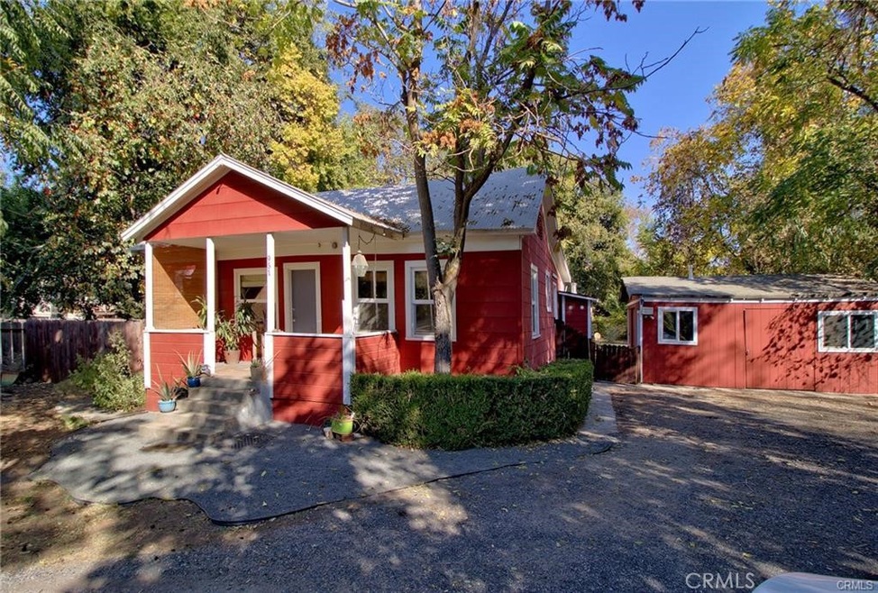 951 Walnut St, Chico, CA 95928 - photo 1