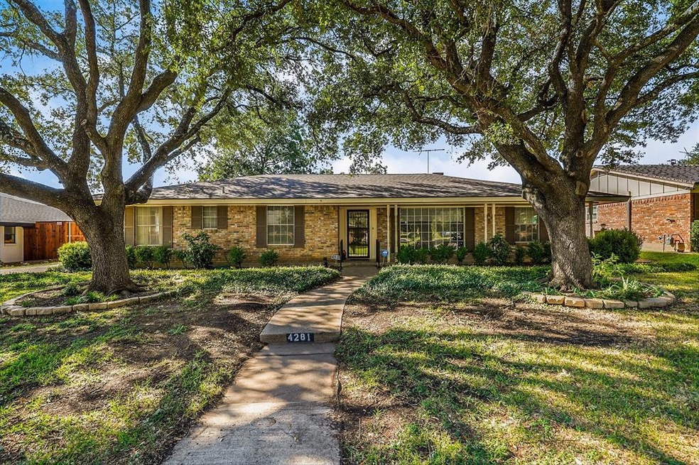 4281 Barcelona Dr, Fort Worth, TX 76133 - photo 1