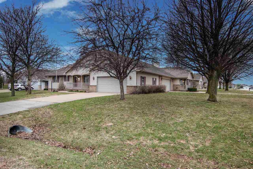 W2793 Brookhaven Dr, Appleton, WI 54915 - photo 1