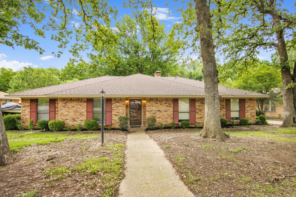 610 Royal Ridge Dr, Denison, TX 75020 - photo 1